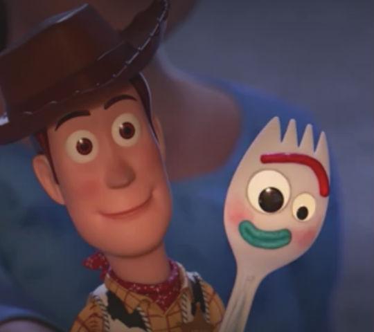 disney retira a forky