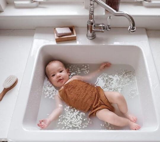 La temperatura ideal para el baño de un bebé recién nacido